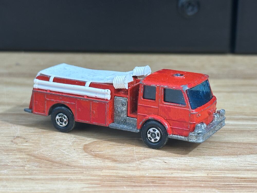 1966 Vintage Lesney Matchbox FIRE PUMPER TRUCK No. 29 - MADE IN ENGLAND